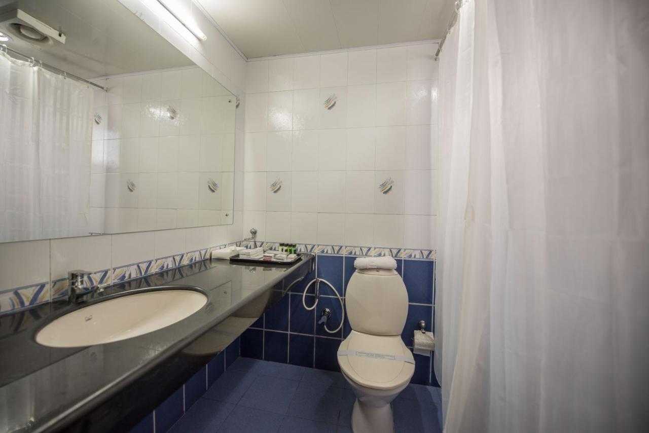Kallada Golden Hotel Thrissur Екстер'єр фото