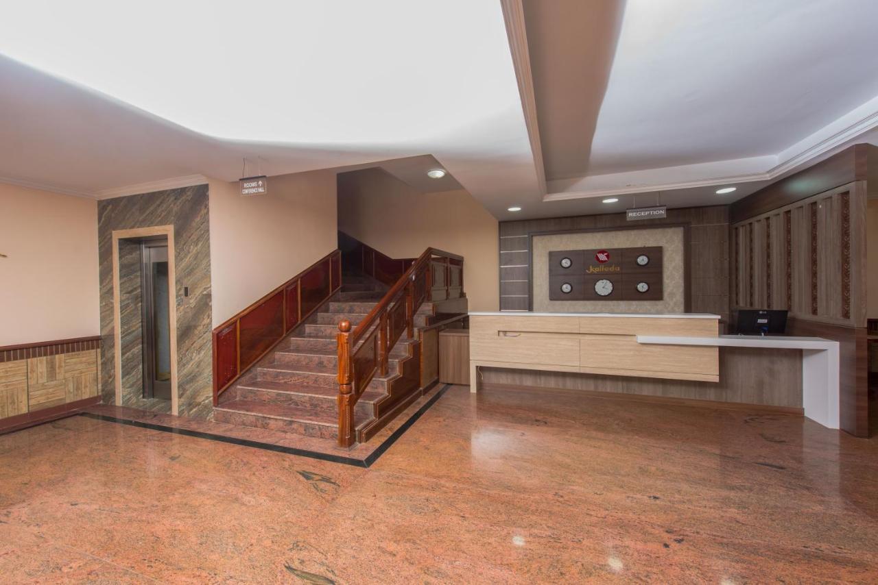 Kallada Golden Hotel Thrissur Екстер'єр фото