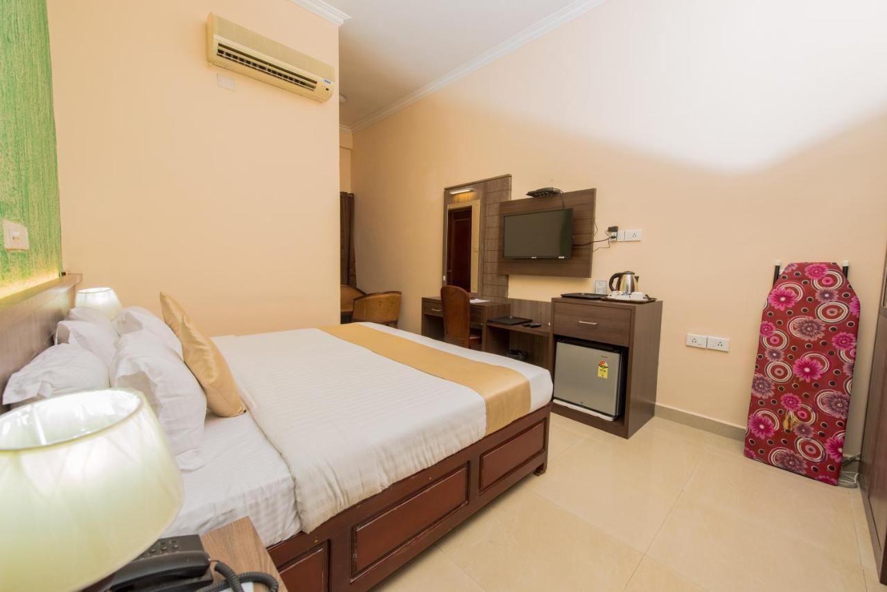 Kallada Golden Hotel Thrissur Екстер'єр фото